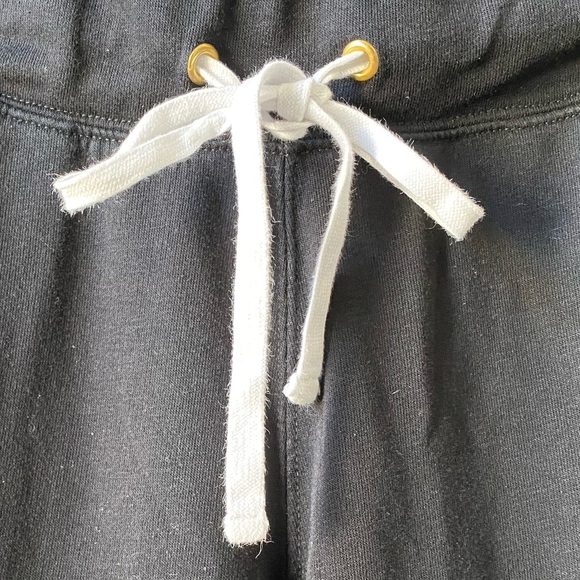 Old Navy Black Skinny Ankle Joggers with Pockets - Picture 7 of 10